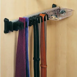 Suport pentru cravate si curele in dressing